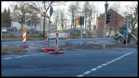 18.11.2020 - Die Verkehrsinsel wurde nun vergrößert.