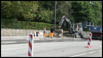 27.08.2020 - `Der Bürgersteig wird nun zurückgebaut.
