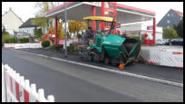 27.10.2020 - Die letzte Asphaltschicht wird hier eingebaut.