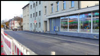 28.10.2020 - Der Gehweg ist fertig Asphaltiert.