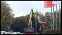 12.10.2020 - An der  prov. Ampelanlage wird ein Teil abgebaut.