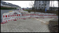 08.12.2020 - Heinz-Fangmann-Str. - Die Leitstreifen wurden heute eingebaut.