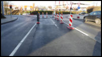16.12.2020 - Heinz-Fangmann-Str. - Der Radstreifen wurde in der Fahrspur eingebettet.