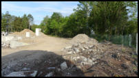 03.06.2021 - Die Betonbrocken sind nun zerlegt worden.