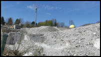 27.04.2021 - Nur noch eine Steinwüste ist hier übriggeblieben.