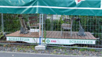 Die Fahrraddrasine in ihrerer Garage.