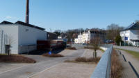 07.04.2013 - Vor der Beule - Brcke Wittenerstr. - Hier geht der Wanderweg ein Stck ber demn Brgersteig.