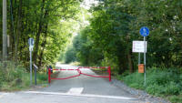 29.09.14 - Zugang Lindenhausener Strae Hier endet zur Zeit der geteerte Teil.