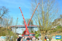 24-04-15 - Geschafft - Die Brcke steht an ihrem Ort.