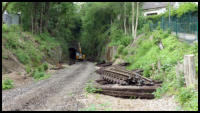 25.05.2018 - Der Abbautrupp hat den Tunnel erreicht.