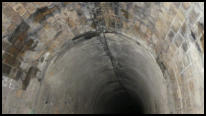14.11.2019 - Tunnelausgang West - Die Beleuchtung wird nun eingebaut.