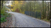 20.11.2019 - Brücke Dahler Straße - Die Gitter stehen nun.