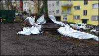 12.12.2018 -  Zugang Olgastr. - Die alten Schwellen werden nun von der Stadt entsorgt