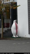 094 GLP (Geschäftsleitungspinguin) - Pinguinist: Coroplas - Künsler: unbekannt Steht weiterhin am Eingang.