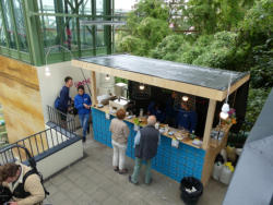 18.09.16 - Schwedischer Kuchen und Kaffee gibt es auch.
